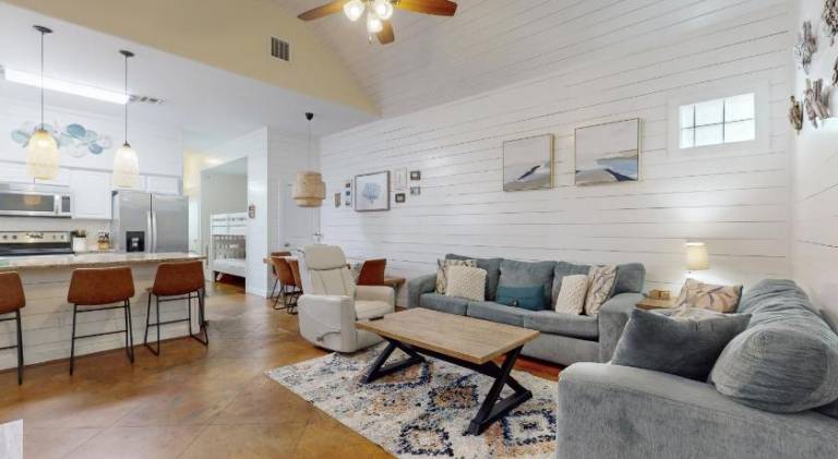 Apartment with pool | Pets are welcome — photo 3