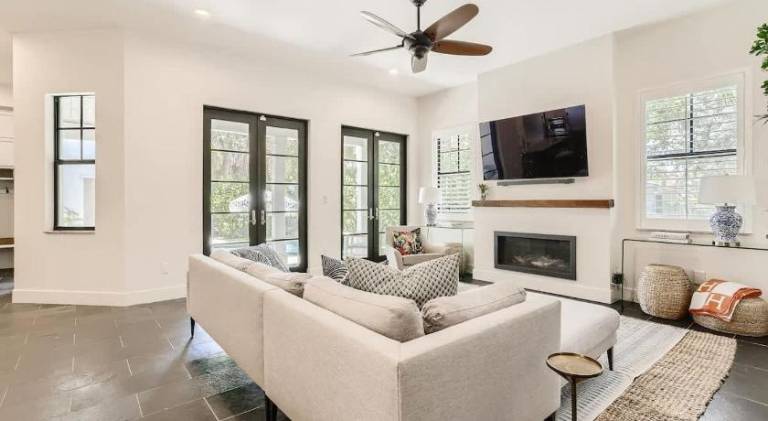 Vacation home with pool | Pet-friendly — photo 3