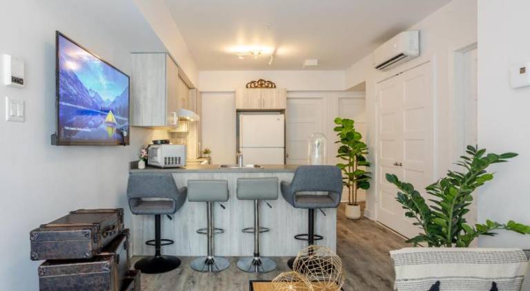 Urban 1BDR Apartment on Bishop -MTL Live Spot — photo 2