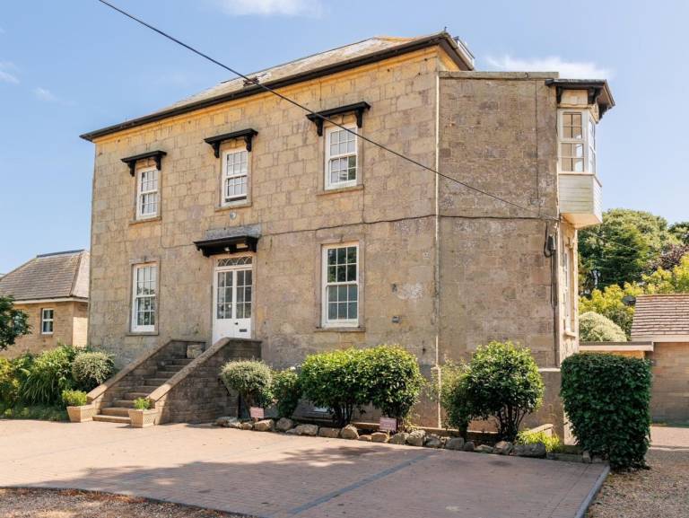 Fully equipped cottage with yard & barbecue | Pets are welcome in Ventnor