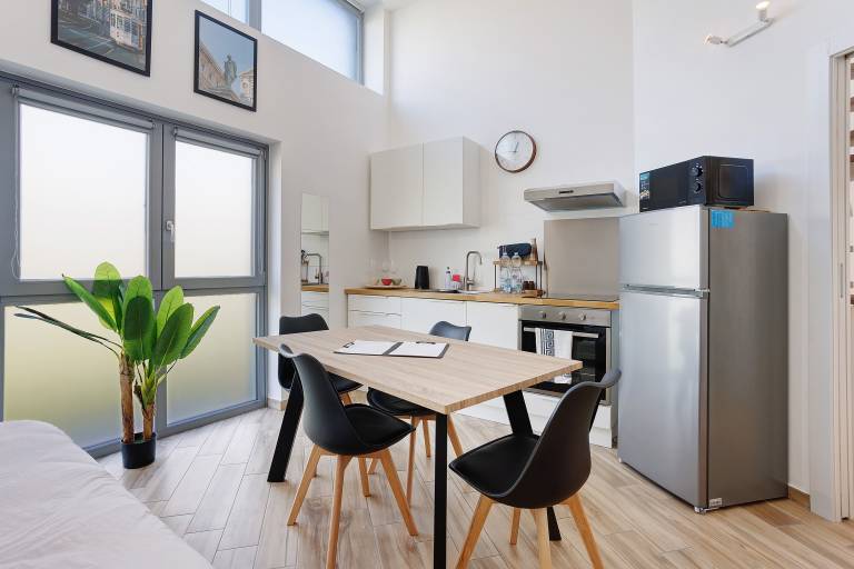 Milan Navigli Design Apartment – Remote Work and Aperitivo — photo 3