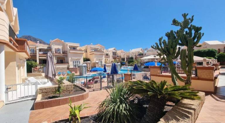 Serviced apartment with pool, yard & patio | Close to the beach | Pets allowed — photo 4