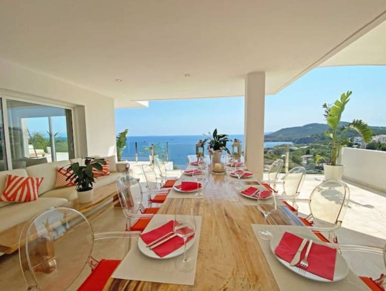 Villa  Cala Llonga