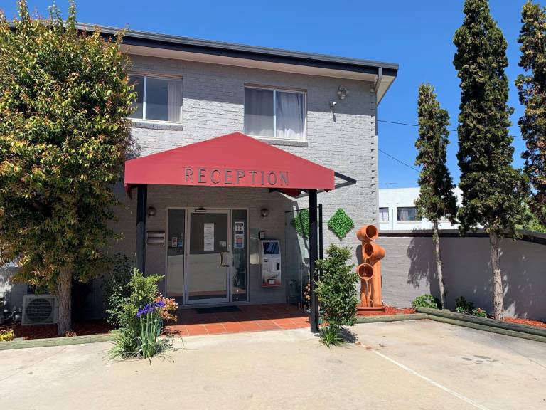 Motel  Queanbeyan City Council