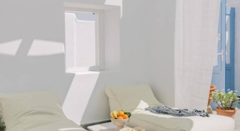 Vacation home with BBQ, yard & patio | Perfect for remote work | Dogs allowed in Rhodes