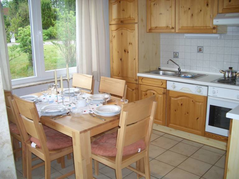 Family-oriented pleasant house with patio & yard | Garden view | Good for workation | Dogs allowed — photo 5