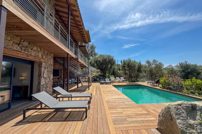 Family-oriented charming villa with terrace, yard & BBQ | Sea view | Pets allowed — photo 5