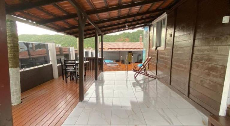 Vacation home with pool — photo 3