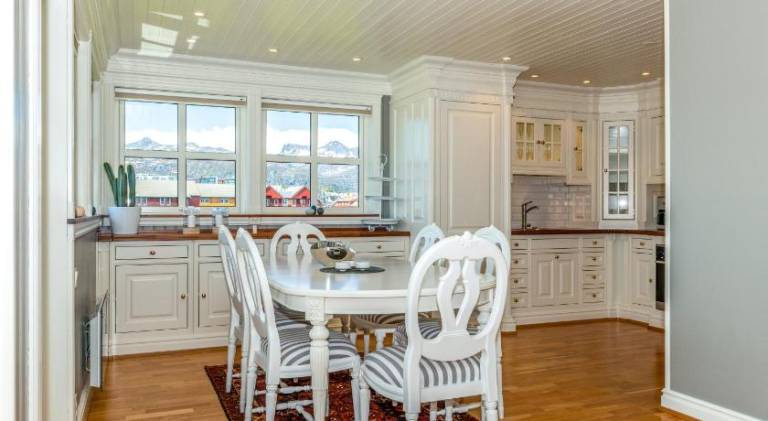 Svolvær Havn Waterfront Villa — photo 4