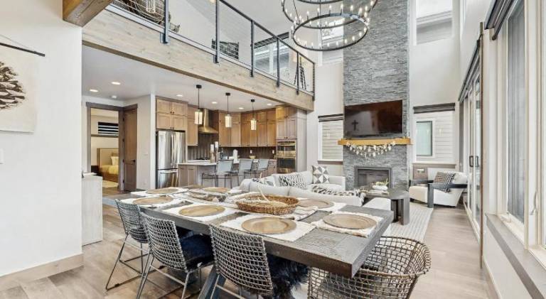 Lovely vacation home with jacuzzi & pool | Ski nearby | Pets are welcome — photo 4