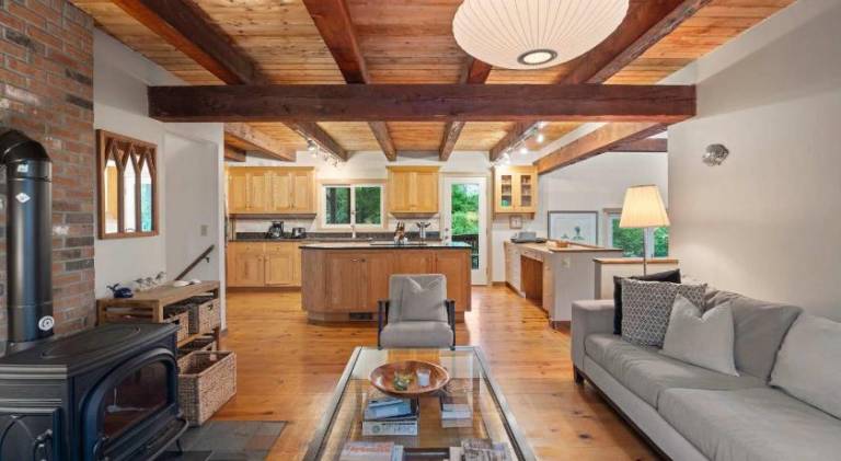 Vacation home with grill, garden & patio — photo 3