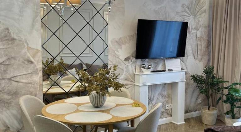 Family & Business Sauna Apartments Plac Wolnosci CENTRUM Downtow, - Piekny Apartament - 5 Bedroom wi in Kielce
