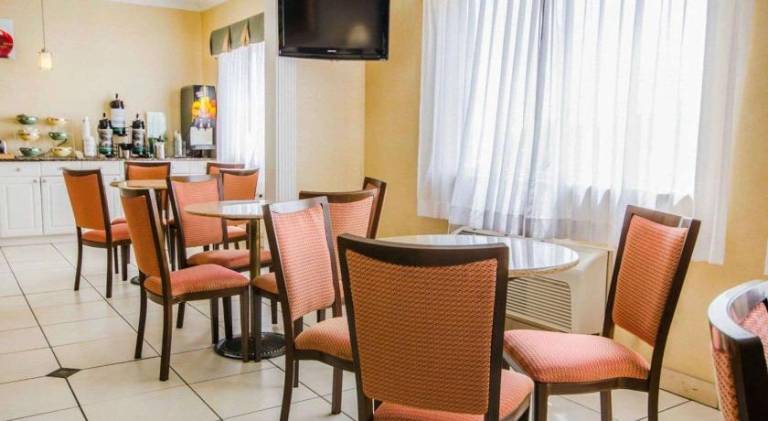 Quality Inn Evansville Eastland Area — photo 5