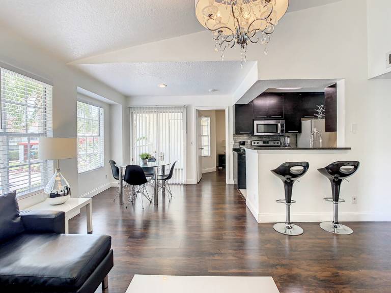 Condo with terrace & pool — photo 3