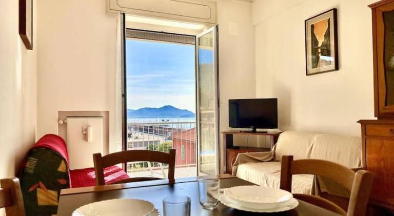 Apartment with 2 rooms for 6 persons — photo 3