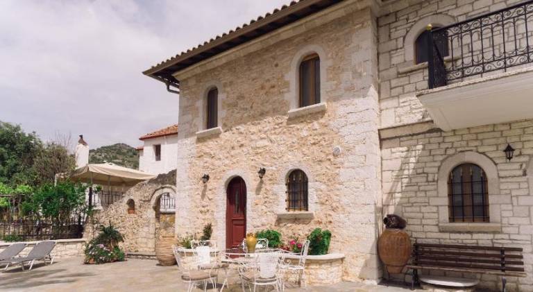 Villa with terrace, garden & barbeque in Igoumenitsa