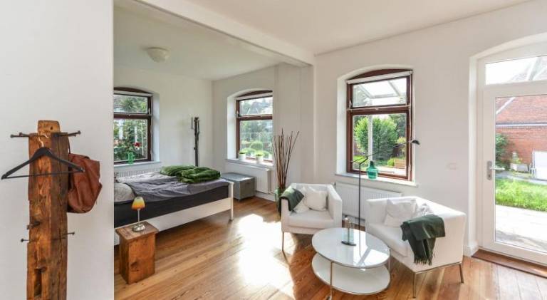 Kanalvilla - Urlaub am Nord-Ostseekanal - zwei Ferienwohnungen im Angebot- eine im Dachgeschoss und in Rendsburg