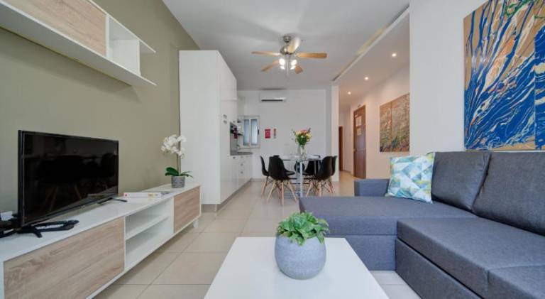 Azure Haven - Gzira Apartments and Penthouse By ShortLetsMalta — photo 2