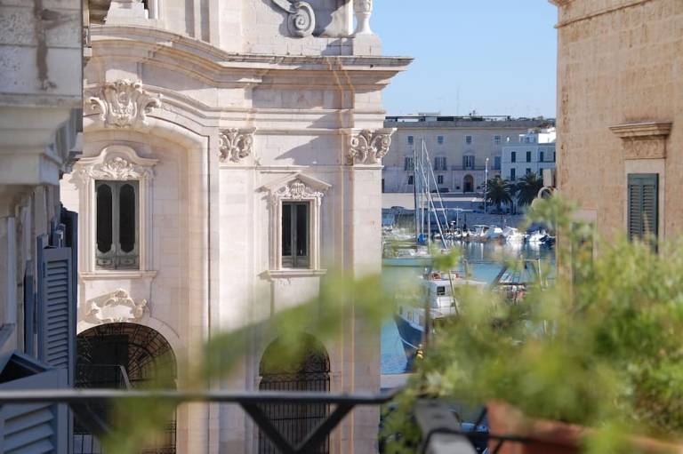 Bed & Breakfast  Trani