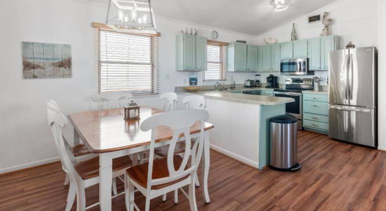 Wonderful vacation home with hot tub | Close to the beach | Pets are welcome — photo 4