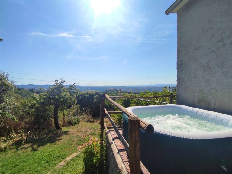 Lovely house with jacuzzi, terrace & barbecue | Nature view | Dogs allowed — photo 3