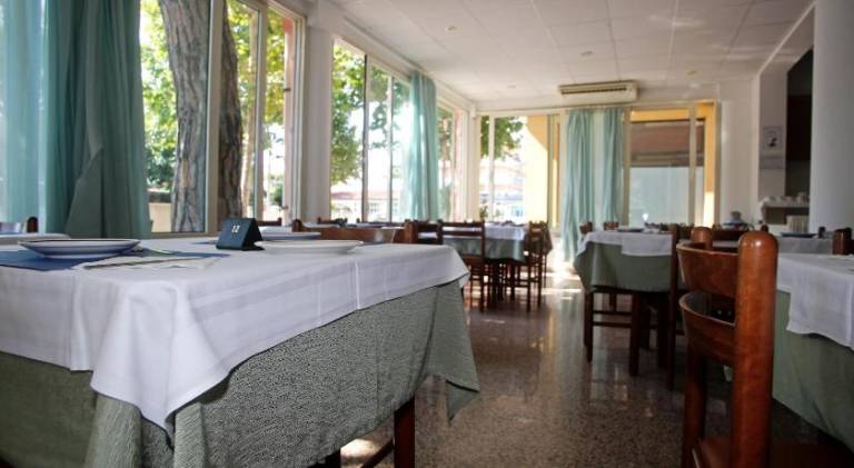 Hotel Serafini Misano Adriatico FREE PARKING — photo 2
