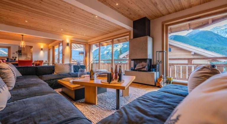 Chalet with 5 rooms for 14 persons in Monetier-les-Bains