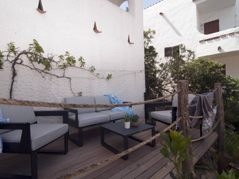 Beautiful Modern House 500m from Beach with A/C and Wifi — photo 4