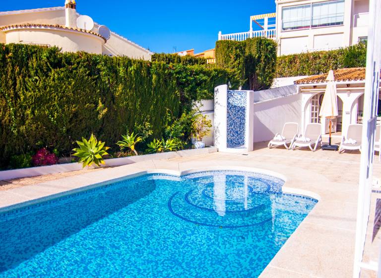 Fully equipped spacious villa with terrace, garden & barbecue | Pets allowed — photo 3