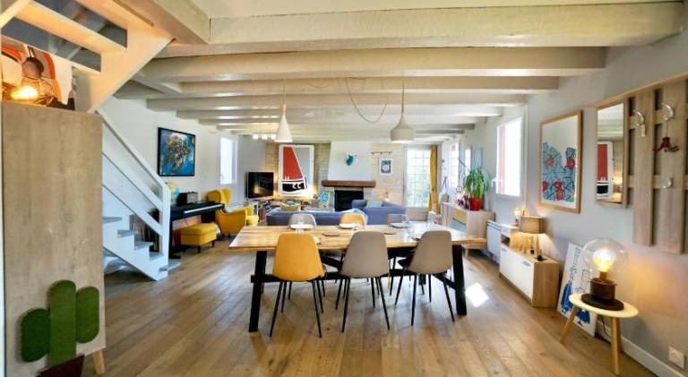 Apartment with pool — photo 4