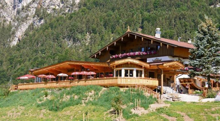 Pleasant farm with garden, sauna & barbeque | Pets are welcome in Kufstein
