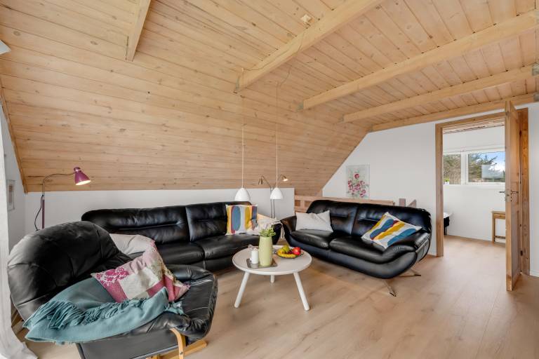 Lovely holiday home with a view of the fishing lake and the fjord. — photo 5