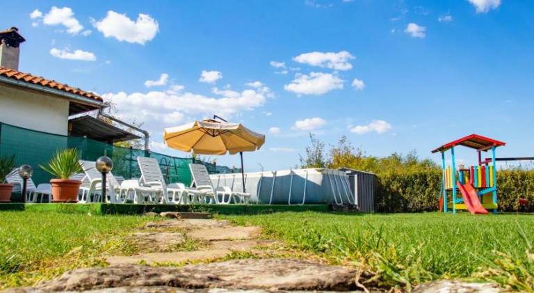 House with hot tub & pool | Dogs allowed — photo 4