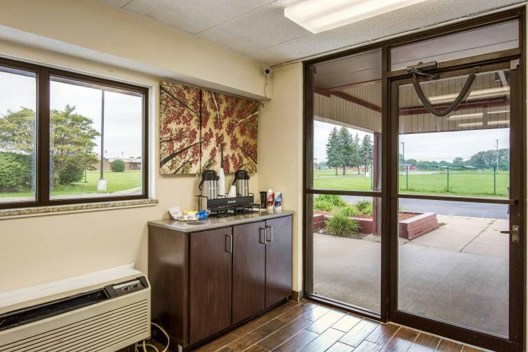 Red Roof Inn Saginaw - Frankenmuth — photo 4