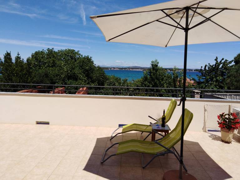 Apartma Tkon