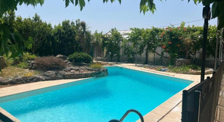 Villa with pool in Vers-Pont-du-Gard