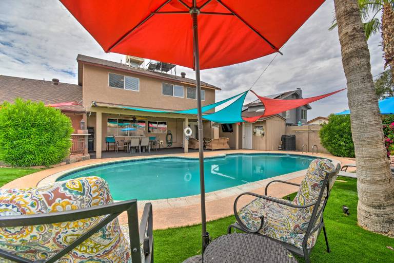 Relaxing Phoenix House w Hot Tub & Heated Pool