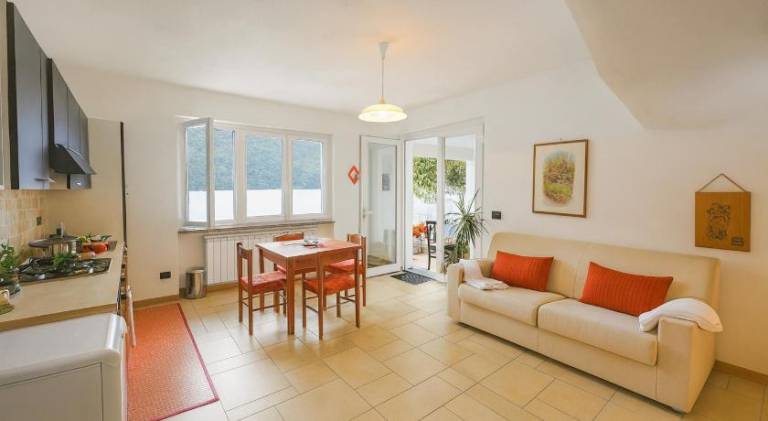Fully equipped beautiful villa with barbecue, yard & terrace | Pets allowed — photo 2