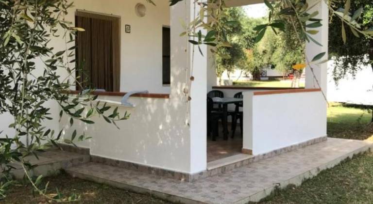 Pleasant house with pool, BBQ & yard | Pets allowed — photo 4