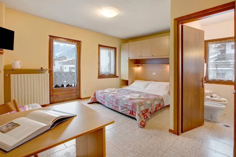 Apartment "Monolocale Iris 1" with Mountain View, Balcony & Wi-Fi — photo 4