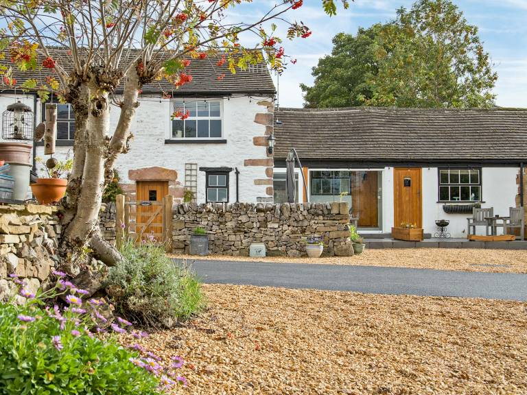 Child-friendly beautiful cottage with barbeque & yard | River view | Dogs allowed — photo 2