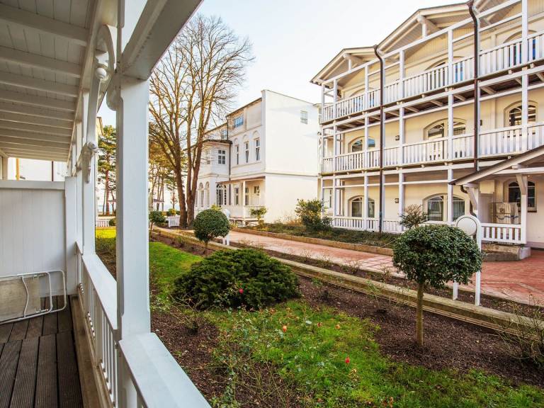 Ferienwohnung mit 1 Schlafzimmer und Balkon in Binz