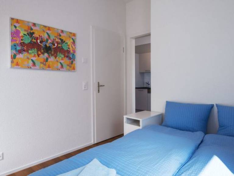 Apartment with patio — photo 2