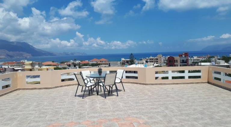 Vacation home with yard & patio | Beach nearby | Pet-friendly — photo 4
