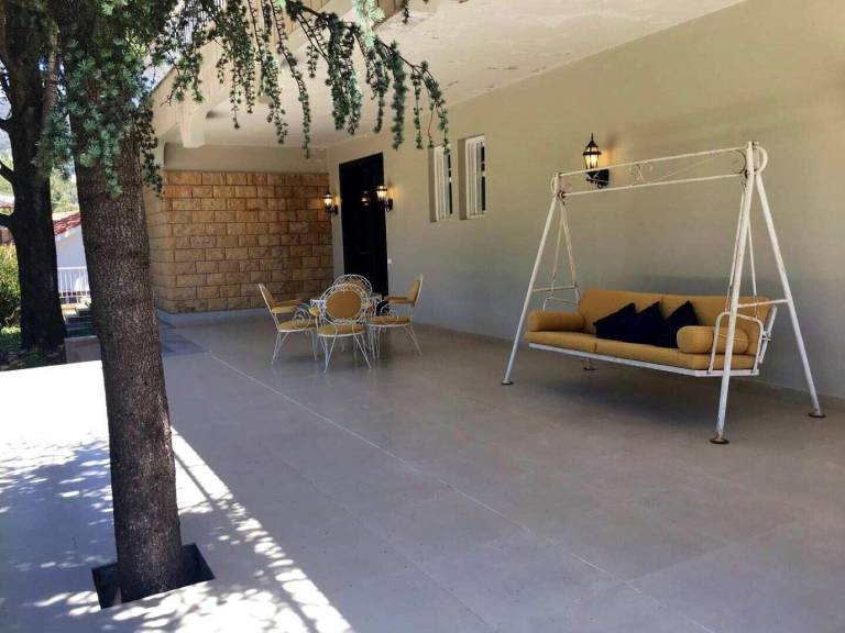 Villa  Baabdat