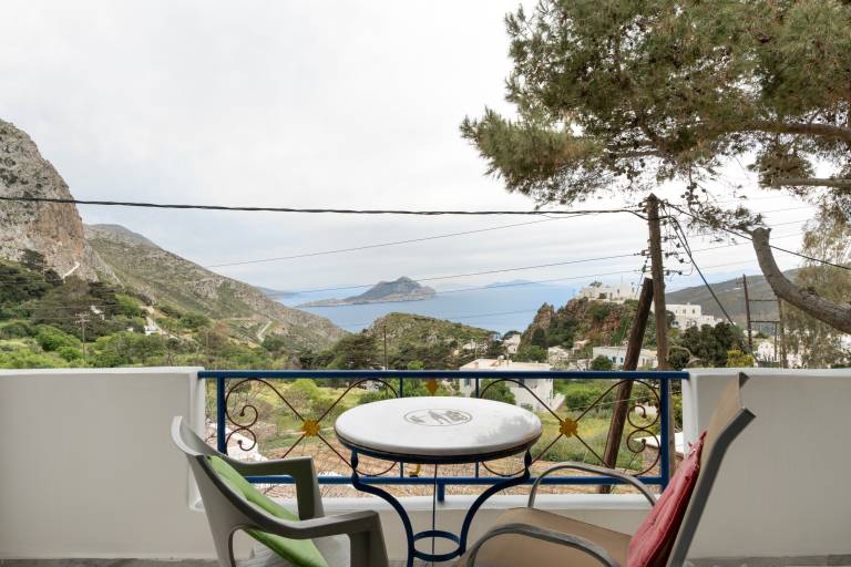 Studio with barbeque, fast internet & patio | Sea view — photo 2