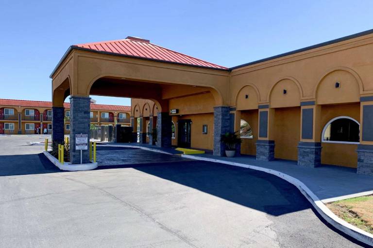 Quality Inn Redding near I-5 in Redding, CA