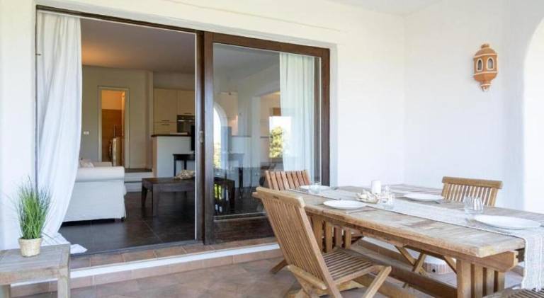 Holiday apartment with pool — photo 4