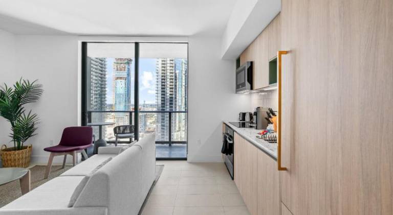 Luxury 2-Bdrm Condo in the Heart of Downtown Miami — photo 4