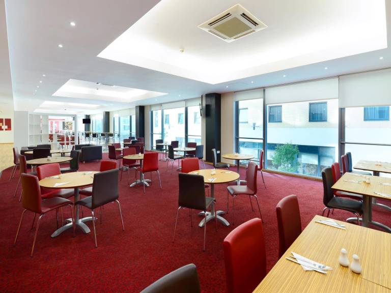 Travelodge Milton Keynes The Hub Hotel — photo 2